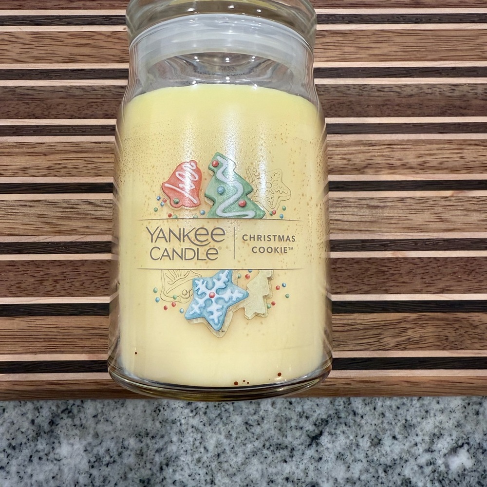 Yankee Candle Christmas Cookie with Festive Decorations